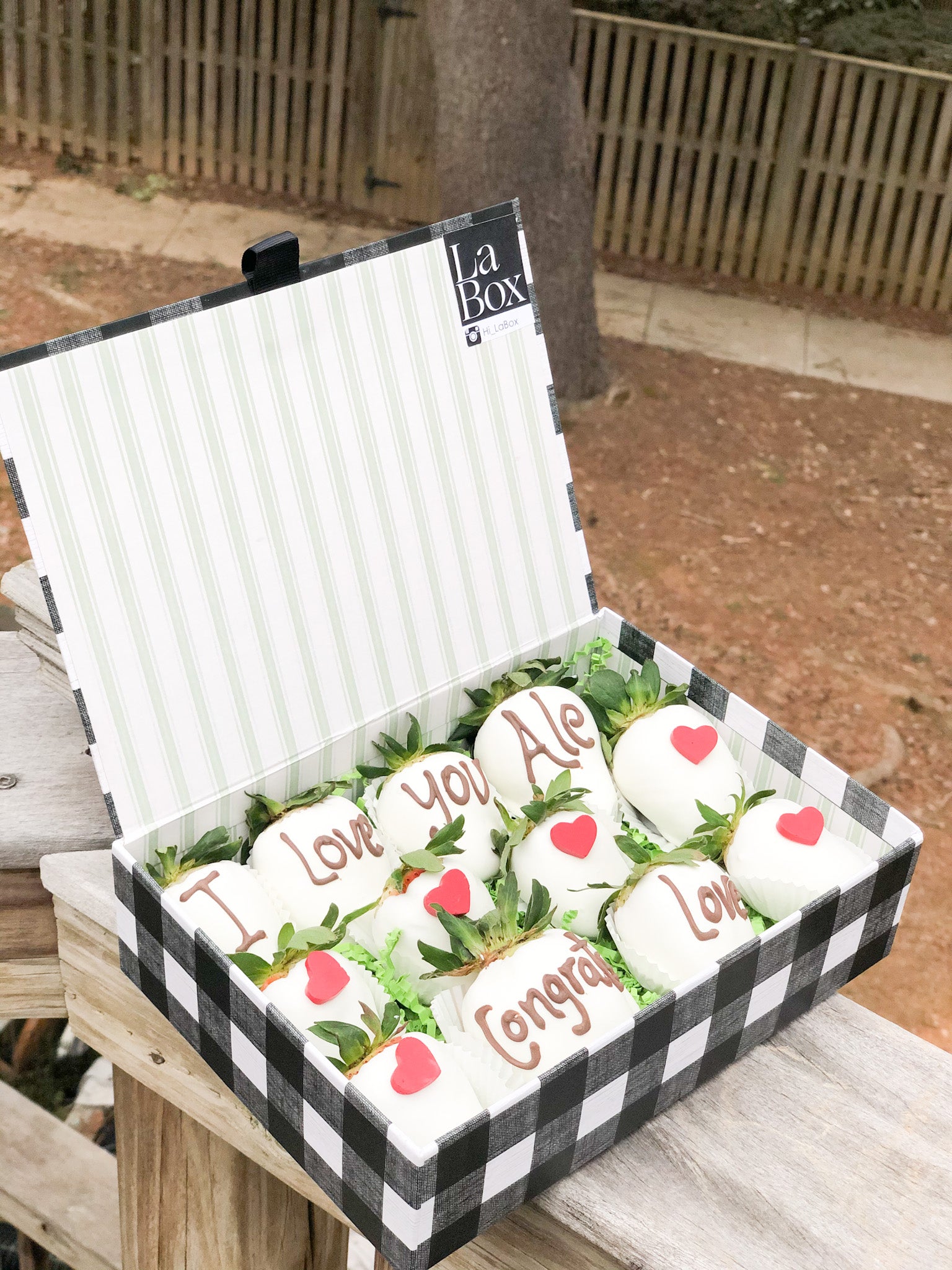 Box of 12 Strawberries